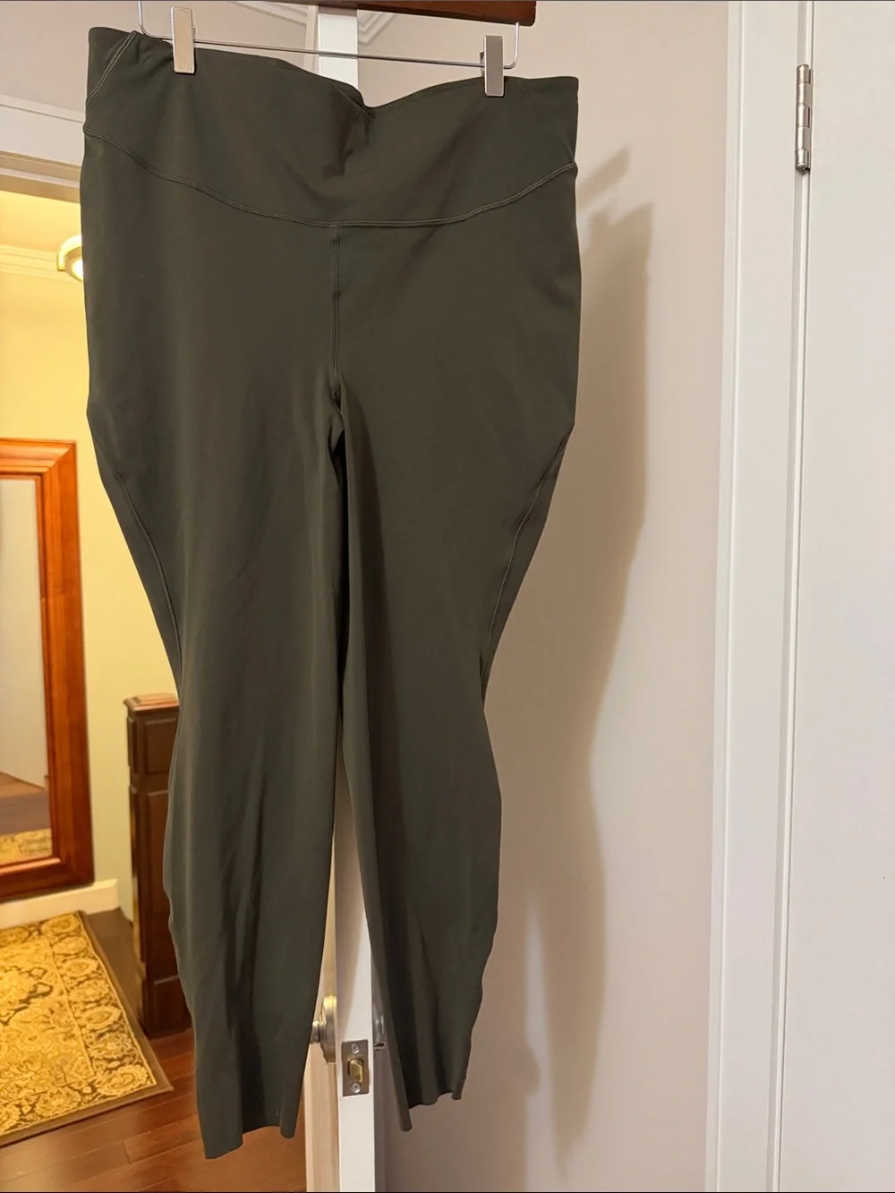 Lululemon High-Waisted Olive Green Women’s Leggings size 18